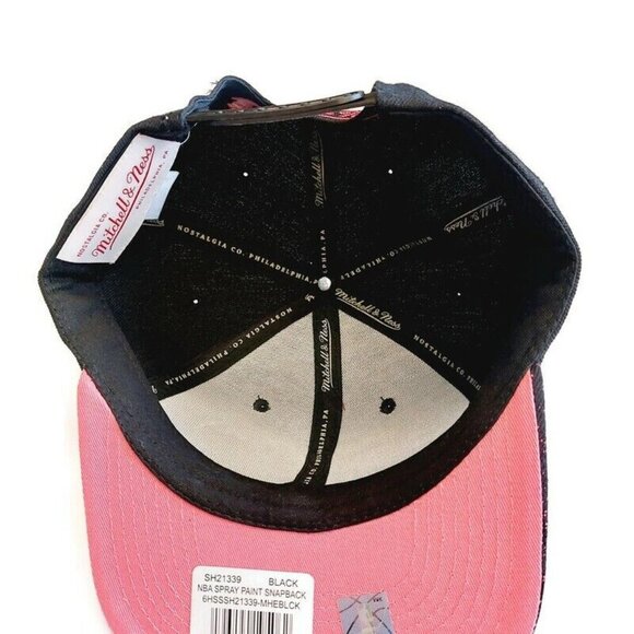 Mitchell & Ness Mens Miami Heat Snapback Hat Cap Adjustable Spray Paint Black - Picture 6 of 7
